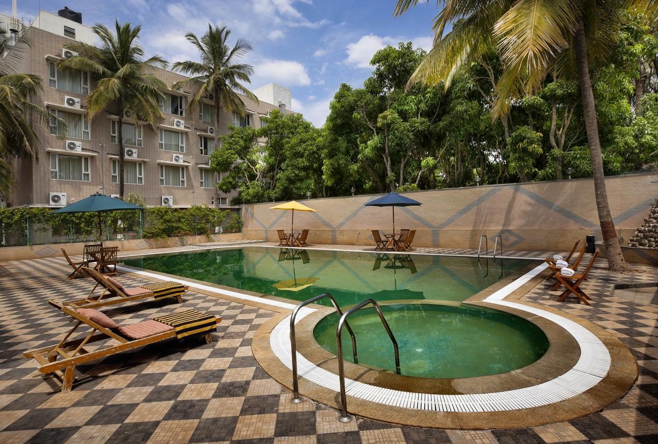 Mayur Aaditya Resort Dharwar Exterior foto